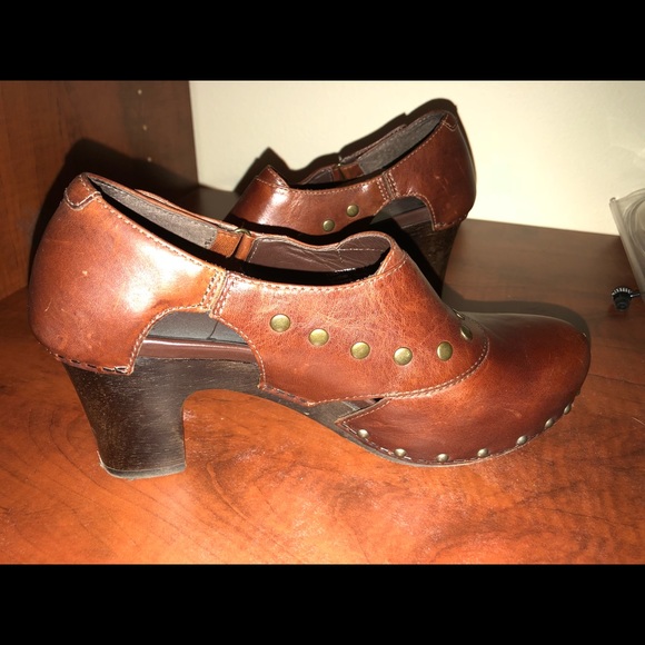 clogs - Picture 3 of 5